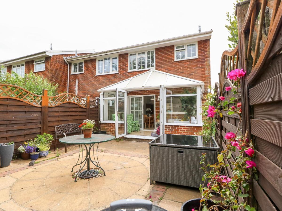 1 Westwood Close Каус Экстерьер фото