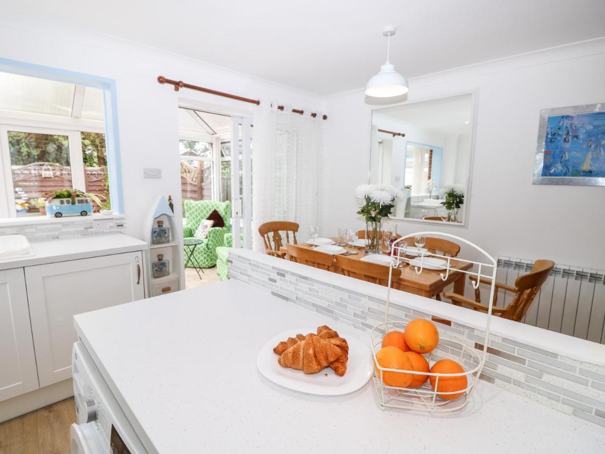 1 Westwood Close Каус Экстерьер фото